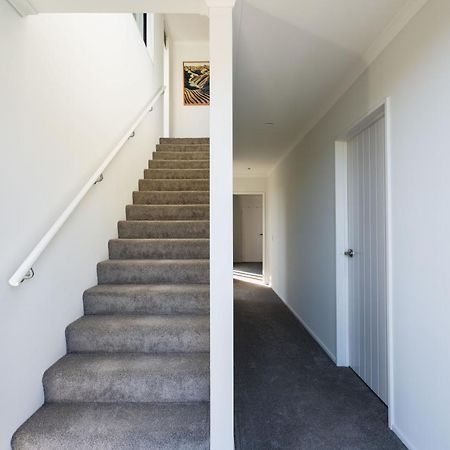 Modern Family Friendly Getaway Villa Dunedin Ngoại thất bức ảnh